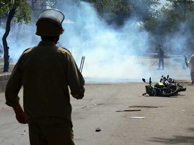 Video : 2 Killed In Fresh Clashes In Kashmir, Civilian Deaths Rise To 78