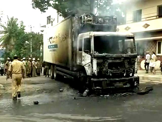 न्यूज प्वाइंट : कावेरी विवाद को लेकर कर्नाटक में हिंसा