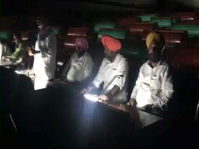 Video : Punjab Congress Lawmakers Stage Protest In Assembly, Government Cuts Power Supply