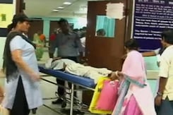 दिल्ली के लोग बुखार से बेहाल, लेकिन डेंगू और चिकुनगुनिया पर राजनीति तेज़ दिल्ली के लोग बुखार से बेहाल, लेकिन डेंगू और चिकुनगुनिया पर राजनीति तेज़