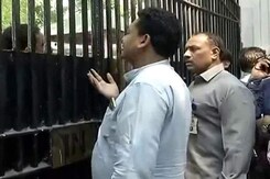 'Lt Governor Doesn't Want To Work On Weekend': AAP Hits Back 'Lt Governor Doesn't Want To Work On Weekend': AAP Hits Back