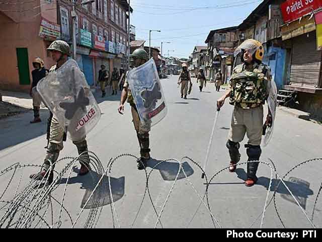 Protests In Kashmir After 15-Year-Old Found Dead With Pellet Injuries