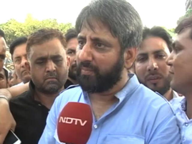 जनता के दबाव में गिरफ्तारी नहीं हुई : आप विधायक अमानतुल्लाह