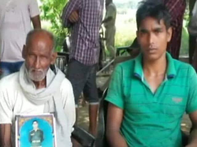 Videos : उरी के शहीदों के घर में पसरा है मातम