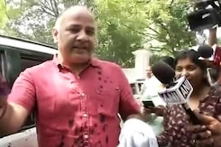 Ink Attack On Manish Sisodia Outside Lieutenant Governor's House Ink Attack On Manish Sisodia Outside Lieutenant Governor's House