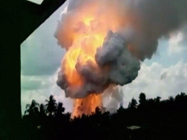 Videos : पश्चिम बंगाल में पटाखा फैक्टरी में आग, पांच कर्मचारी घायल