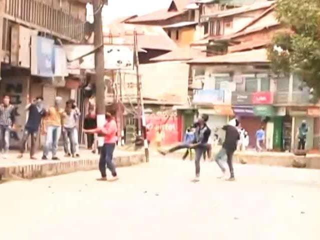 Video : In Unrest-Hit Kashmir, Children Lead Stone-Throwers
