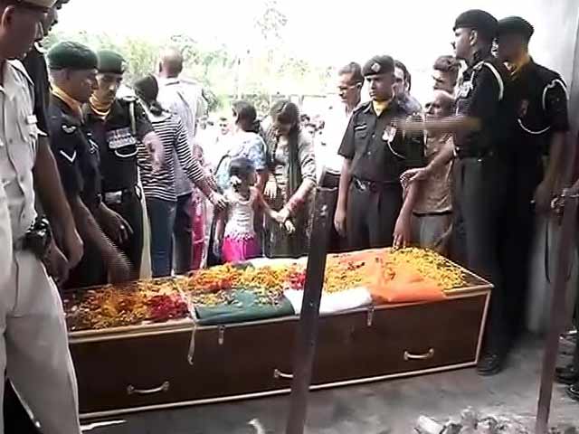 नौगाम में शहीद हुए हवलदार मदनलाल का अंतिम संस्कार