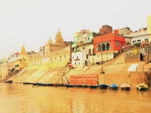 Taj Mahal and Ghats Of Varanasi Gear Up For A Clean-Up