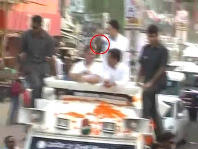 Video : Shoe Thrown At Rahul Gandhi During Roadshow In UP's Sitapur
