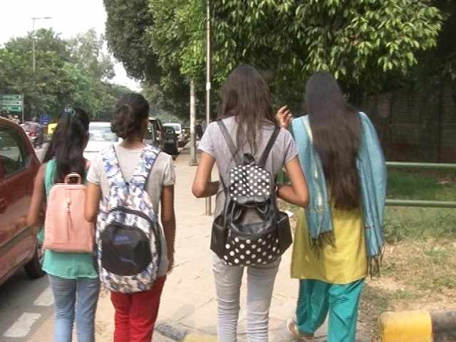 दिल्ली में क्यों सुरक्षित नहीं हैं महिलाएं?