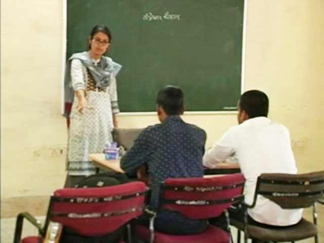 It's Complicated. India's First Hindi Engineering Course Isn't A Hit Yet