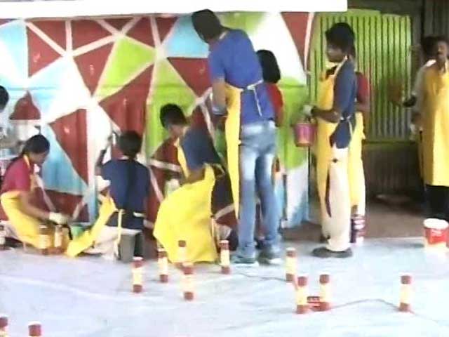 The 'Ugly Indians' Beautify Flyovers In Bengaluru