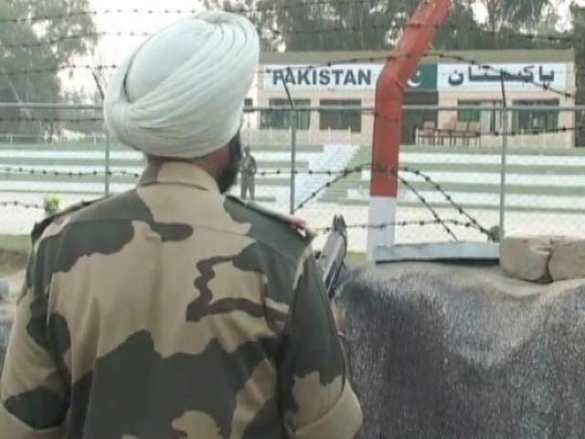 Videos : पाकिस्तान ने नहीं काटी सीमा के पास की झाड़ियां, नीयत पर भारत को शक