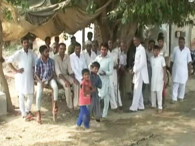 भारत-पाक तनाव के बीच 18 गांवों के लोग नहीं छोड़ रहे घर, देना चाहते हैं सेना का साथ