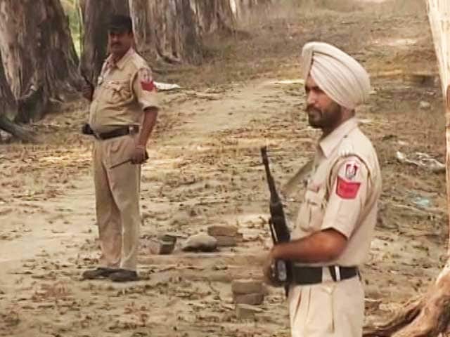 Video : Border Security Force Open Fire After Suspected Infiltration In Gurdaspur