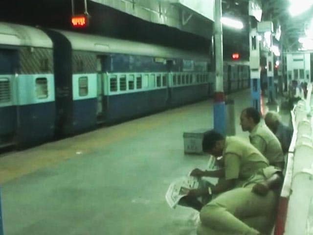 Video : Armed Gang Attacks 3 Trains In Uttar Pradesh's Kanpur, Loots Passengers