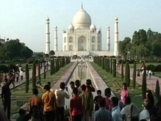 Video : ताजमहल, लालक़िला समेत सभी सुरक्षित स्मारक अब 'पॉलीथीन फ्री ज़ोन'