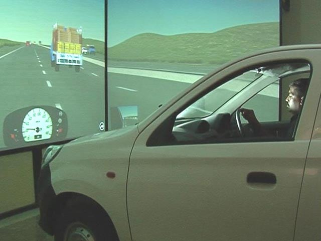 Videos : बंद कमरे में देना होगा ड्राइविंग टेस्ट