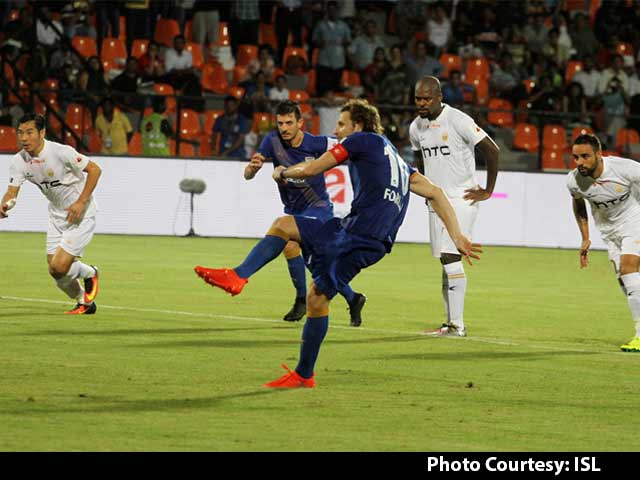Diego Forlan Penalty Gives Mumbai City Win vs NorthEast United
