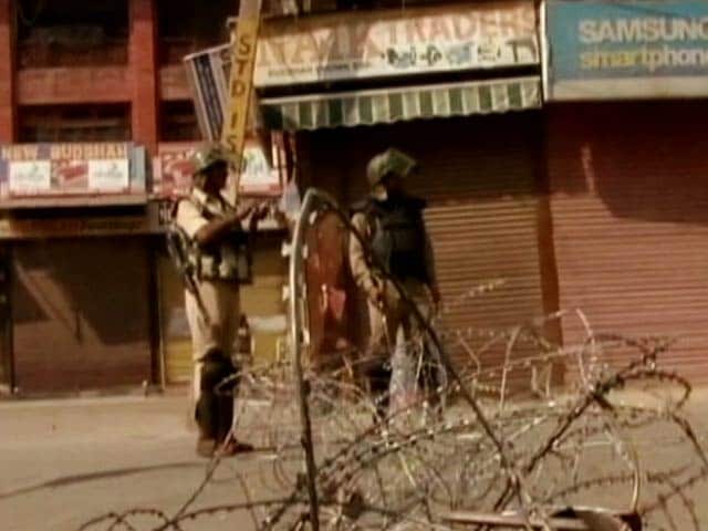 Video : Curfew In Srinagar As 12-Year-Old Dies In Pellet Firing, PDP Wants Probe