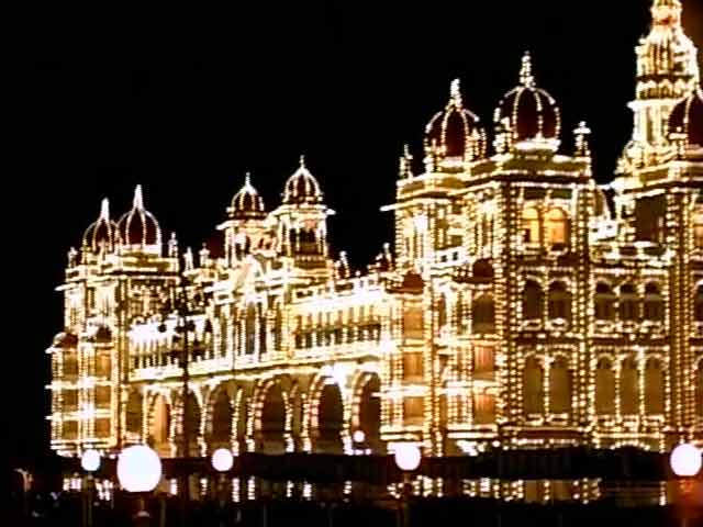 Videos : दशहरे के मौके पर रोशनी में नहाया मैसूर का महल
