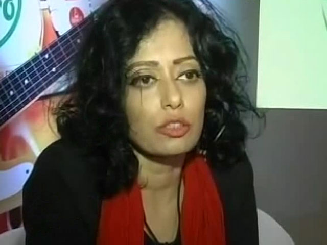 Mumbai Blogger Bids Durga Adieu With <i>Jhalmuri</i> Song