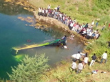 मध्यप्रदेश के रतलाम में पानी से भरे गड्ढे में गिरी बस, 14 यात्रियों की मौत, 17 घायल