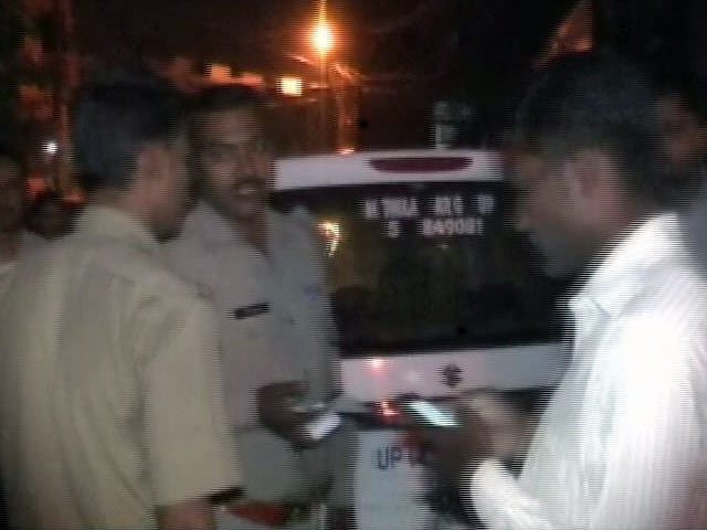 नोएडा के हिंडन अपार्टमेंट से नौ संदिग्ध नक्सली गिरफ्तार