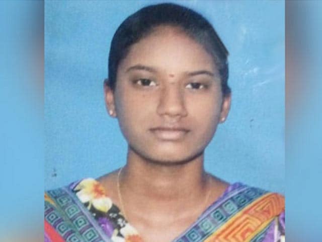 Video : Teen Sets Herself On Fire In Hyderabad Hostel, Called Mother Minutes Before