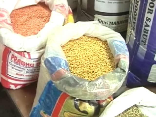 चना दाल के दामों में लगी आग, दिल्ली में बिक रही है 135 रुपये किलो