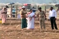 Singur Saga Comes Full Circle, Mamata Banerjee Starts Returning Land To Farmers Singur Saga Comes Full Circle, Mamata Banerjee Starts Returning Land To Farmers