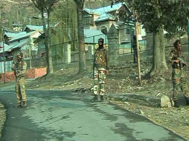 Door-To-Door Search In Kashmir's Baramulla After Reports Of Terrorists In Area