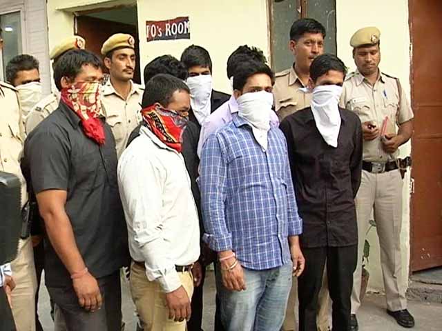 Video : दिल्ली : हाई प्रोफाइल कसीनो का भंडाफोड़, 36 लोग गिरफ्तार