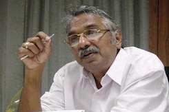 Oommen Chandy Told To Pay Rs. 1.5 Crore To Businessman In Solar Scam Oommen Chandy Told To Pay Rs. 1.5 Crore To Businessman In Solar Scam