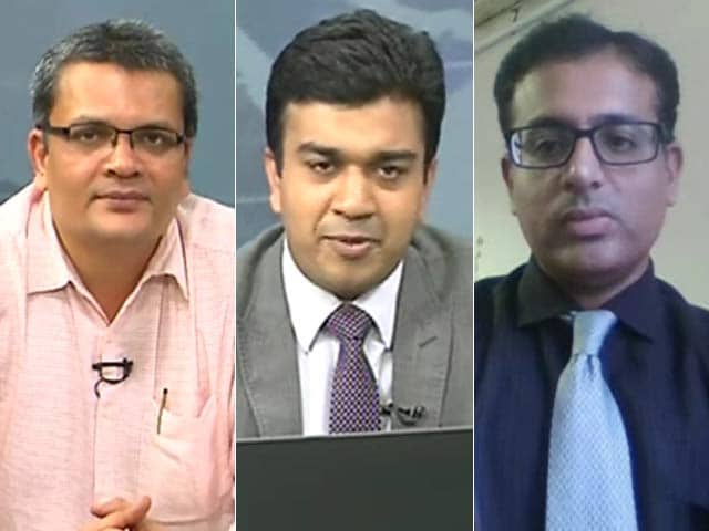 Video : Avoid Axis Bank At Current Juncture: Pradip Hotchandani
