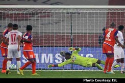 ISL 2016: Edel Bete Heroics Deny Delhi Dynamos Full Points ISL 2016: Edel Bete Heroics Deny Delhi Dynamos Full Points