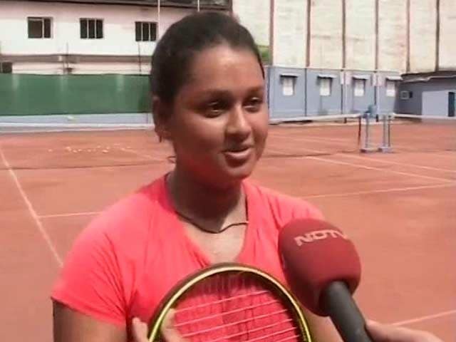 Video : Young Tennis Champion From Bengal Aims to Play French Open