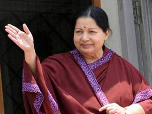 Video : Right Hand Inflamed, Jayalalithaa Signs-Off Poll Papers With Thumb Print