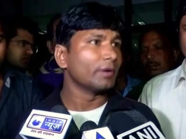 Videos : पूर्व सैनिक ग्रेवाल के बेटे का आरोप- राहुल गांधी से मिलने की कोशिश पर पुलिस ने की मारपीट