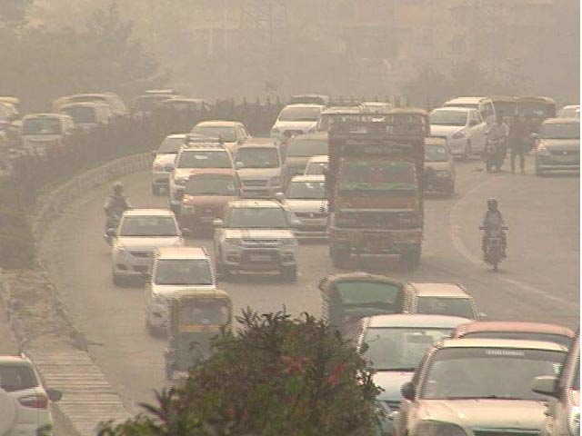 Videos : दिल्ली में प्रदूषण फिर खतरनाक स्तर पर, पीएम 10 आनंद विहार पर 10 गुणा अधिक