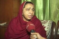 मुझे जबरदस्ती घसीटकर बस में डाला गया : नजीब अहमद की मां मुझे जबरदस्ती घसीटकर बस में डाला गया : नजीब अहमद की मां