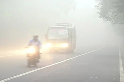 सुप्रीम कोर्ट पहुंचा दिल्ली में बढ़ते प्रदूषण का मामला, सुनवाई कल सुप्रीम कोर्ट पहुंचा दिल्ली में बढ़ते प्रदूषण का मामला, सुनवाई कल