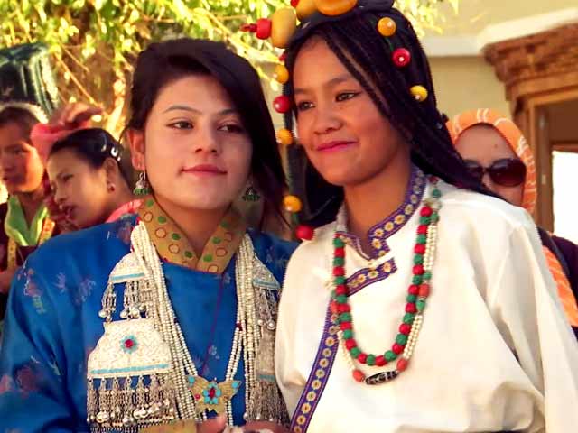 Dancing In The Land Of Lamas