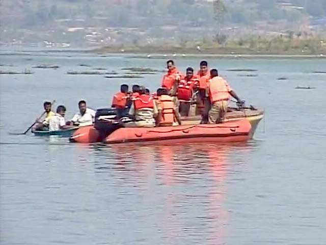 Videos : बेंगलुरु में स्टंट के दौरान झील में लापता हुए कलाकार, तलाश जारी