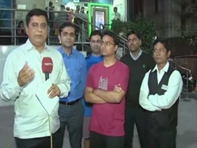 500 और 1000 रुपये के पुराने नोट बंद करने पर लोगों की प्रतिक्रियाएं