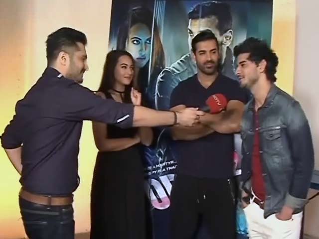 'फोर्स-2' के सितारों से खास बातचीत