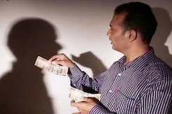 Hawala Scam On Camera: Giving Rs 300 In Return For 500 Notes Hawala Scam On Camera: Giving Rs 300 In Return For 500 Notes