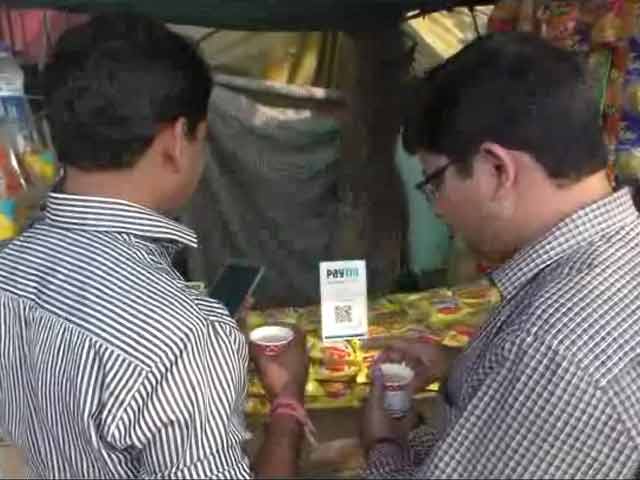 Videos : नोटबंदी के बाद नोएडा के चाय विक्रेता ने खोला पेटीएम अकाउंट