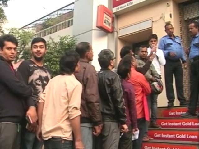 इंडिया 7 बजे : नोटबंदी के बाद खुले एटीएम, कहीं राहत तो कहीं आफत
